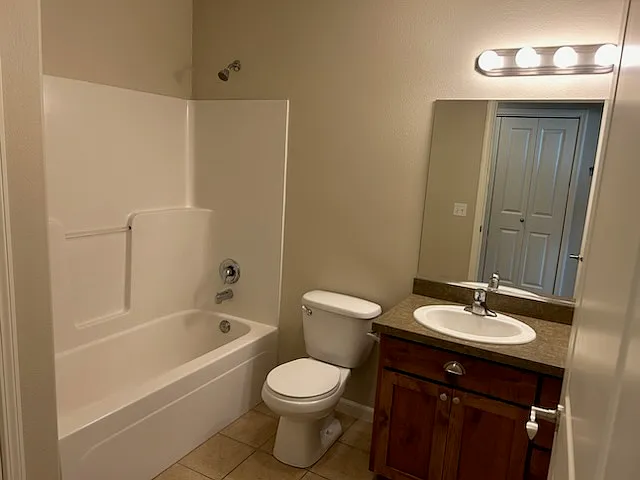 Main Full bath