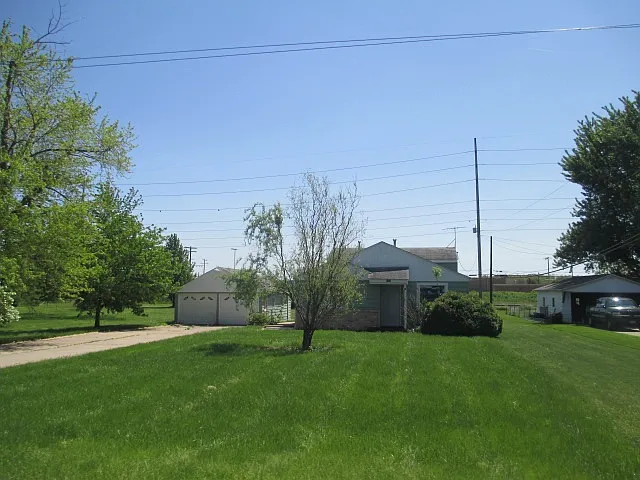 4002 8th Ave photo 1