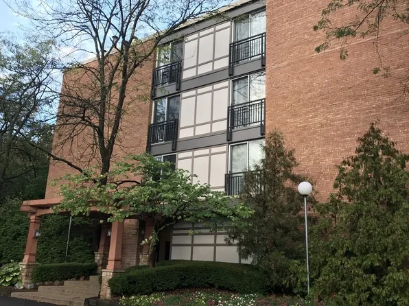 1833 Four Lakes Ave APT 3L, Lisle, IL 60532