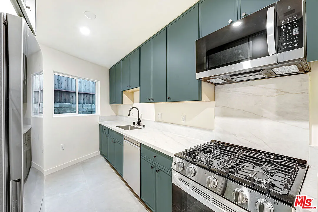 Studio, 1.0 bath, 400 sqft, $2,750 — Photo 3