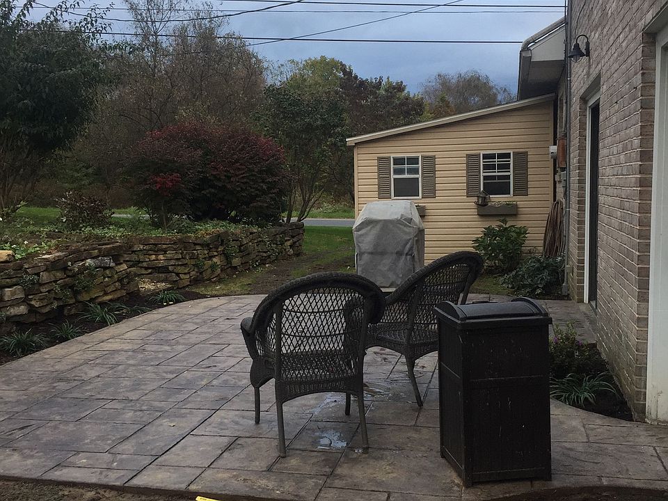 2nd image of 1509 Carlton Dr