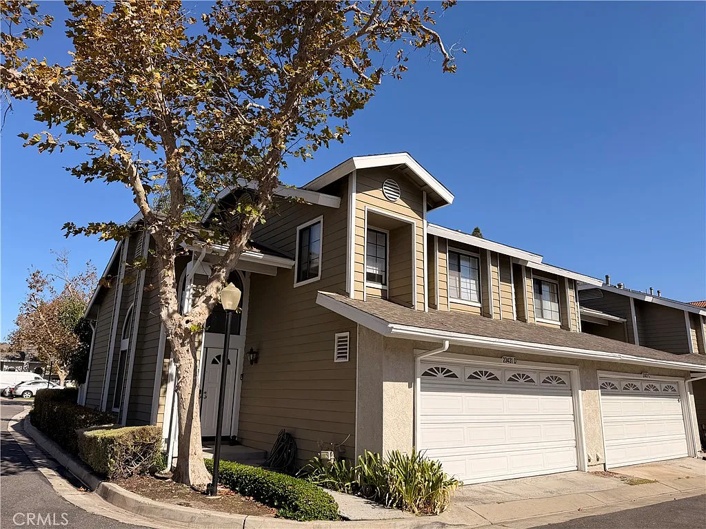 3 bed, 2.5 bath, 1200 sqft, $4,000 — Photo 1