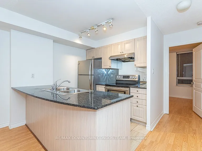 801 Bay St #611 — Photo 7