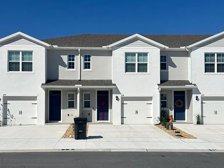 1257 Balsam Dr — Photo 1