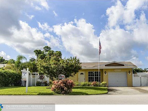 Home For Sale In Palm Aire Village