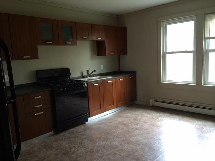 Eat-In Kitchen