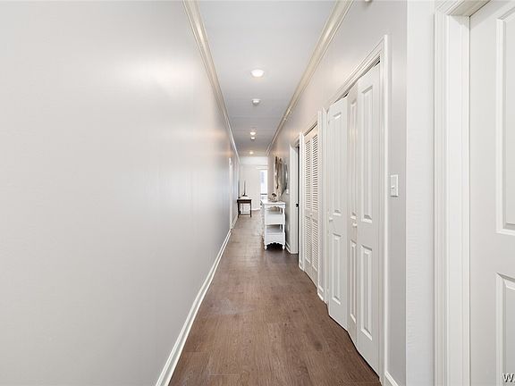 3rd image of 511 11th St Unit 106