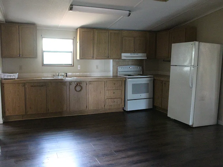 1218 Gibbs Rd — Photo 9