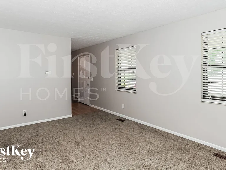 3938 Schroeder Dr — Photo 4
