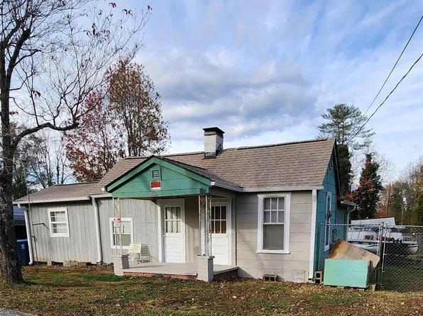 3706 2nd Ave NW, Hickory, NC 28601