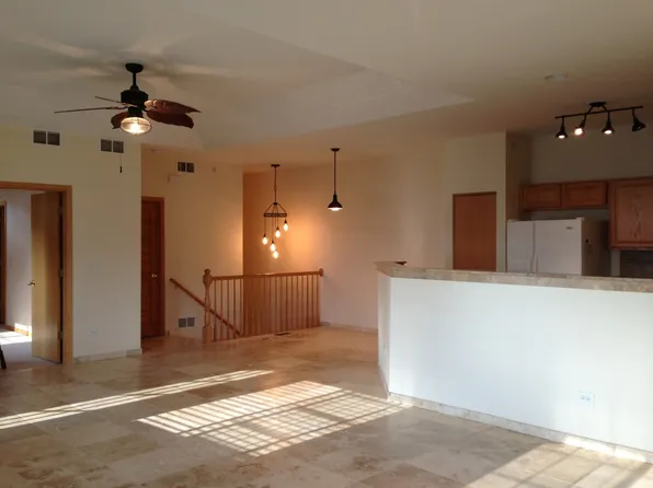 575 Blue Springs Dr, Fox Lake, IL 60020