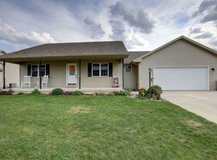 205 Bryce Ln, Tolono, IL