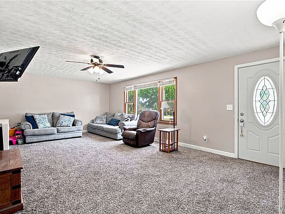 5th image of 403 N Ohio St