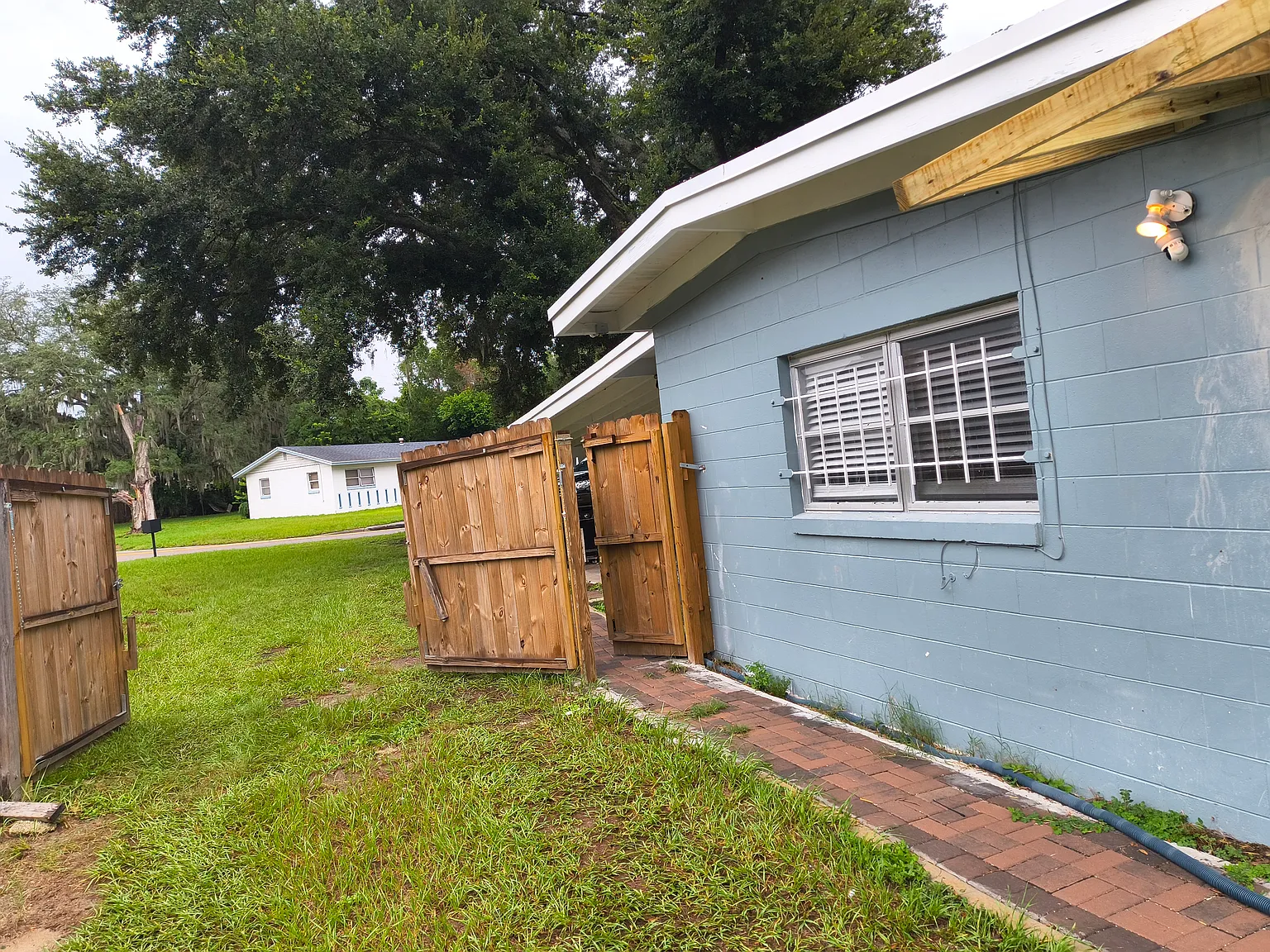 Studio, 918 sqft, $1,300 — Photo 1