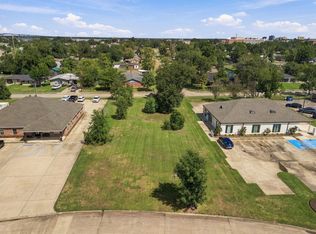 770 E Bayou Pines Dr, Lake Charles, LA 70601