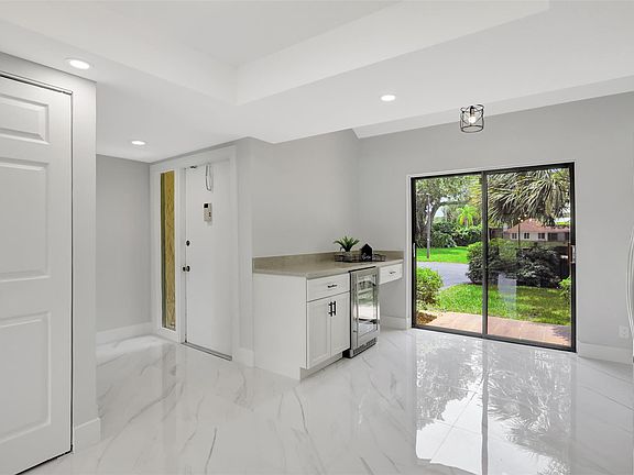 5th image of 2063 Woodlands Way #2063