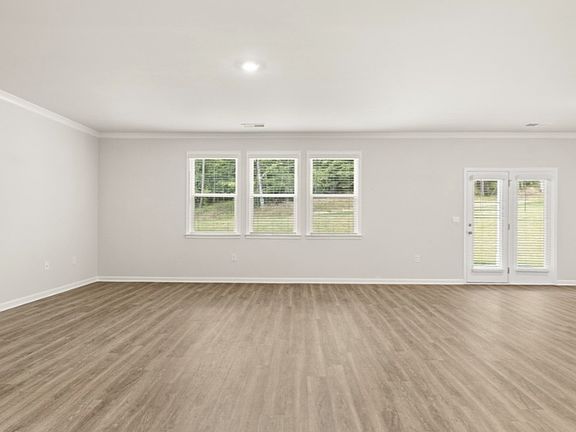 4th image of 801 Pelham Way