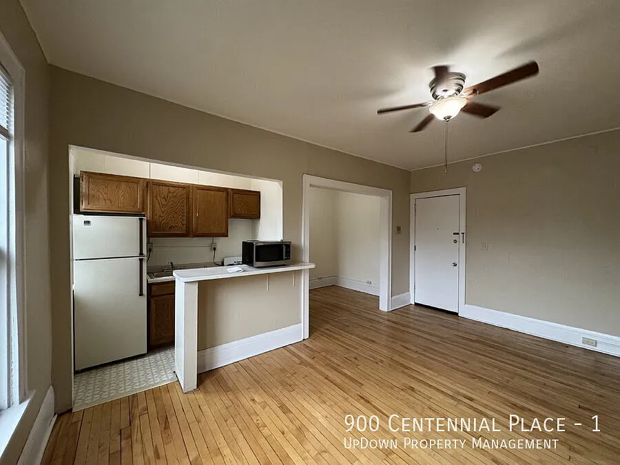 "Charming Studio Retreat at 900 Centennial Place - Urban Living in the Heart of Minneapolis!" — Photo 4