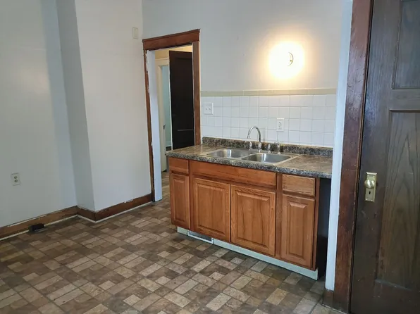 2621 N 47th St, Milwaukee, WI 53210