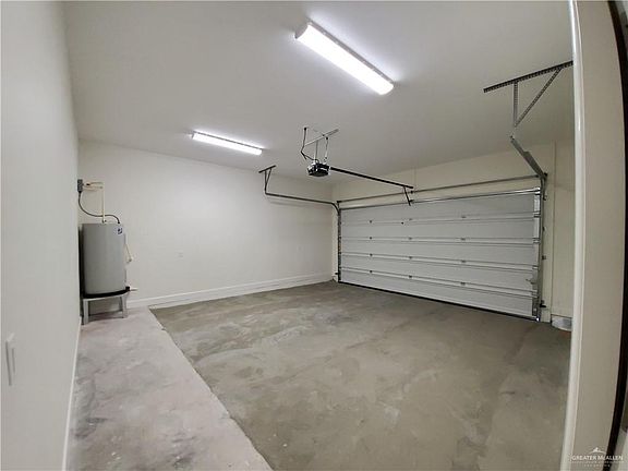 5th image of 2918 Allen Dr
