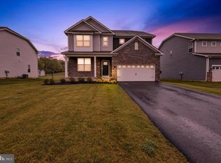 107 Teaberry Ct, Reading, PA 19608