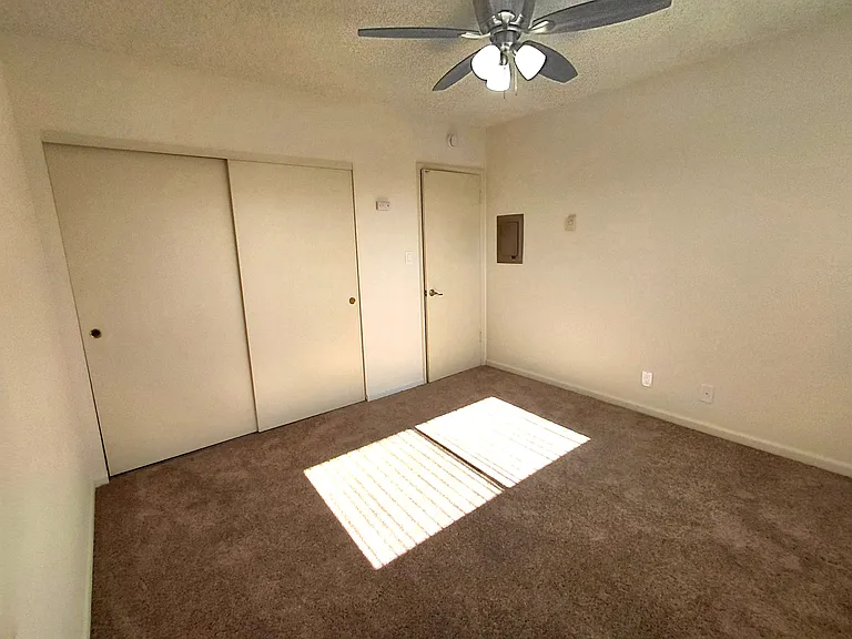 2620 Linden Ave #3 — Photo 5