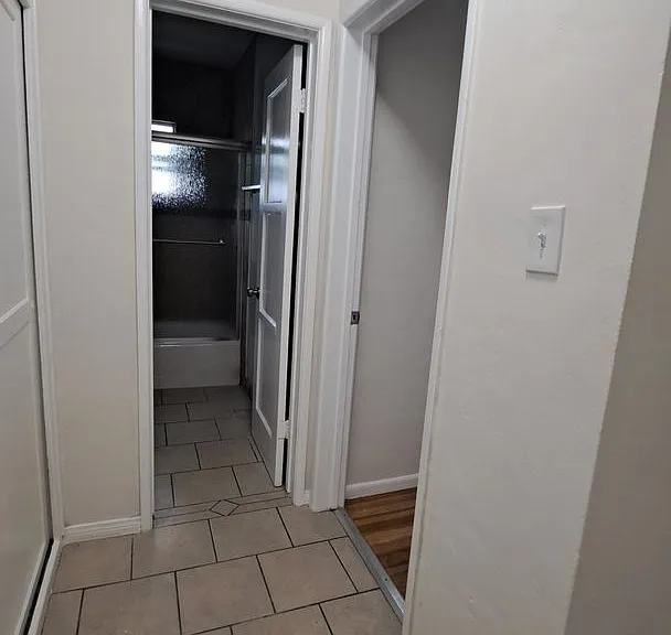 115 E Tamarack Ave — Photo 18