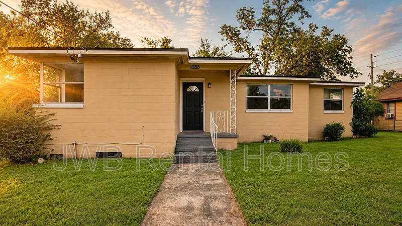 Northside — Photo 1