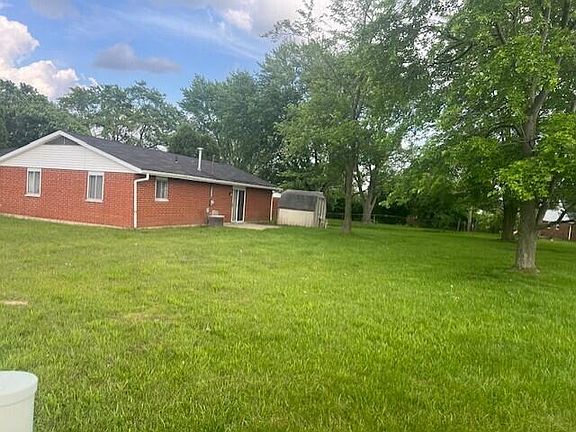 2nd image of 1627 Holly Pl