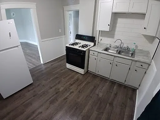 1053 Washington Ave #4 — Photo 3