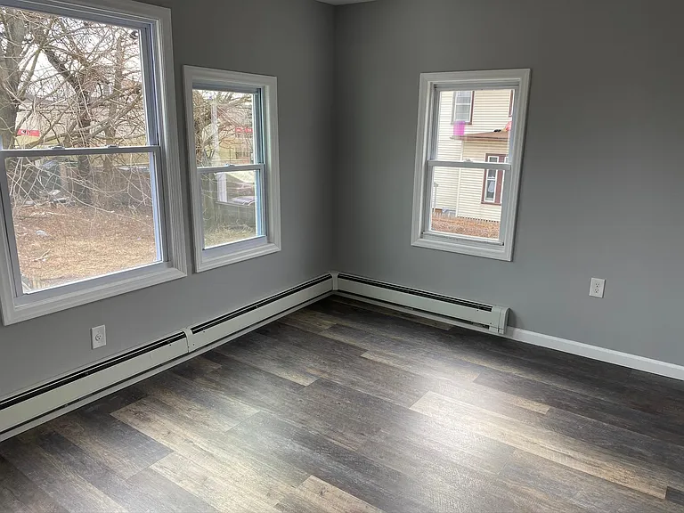 449-451 Westminster Ave #2 — Photo 3