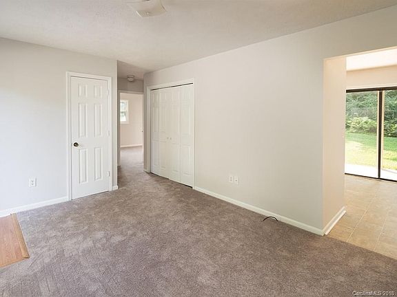 5th image of 380 Corbly Dr APT 1