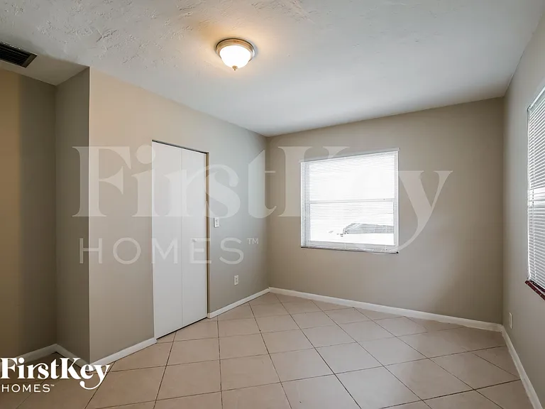 2839 Washington St — Photo 8