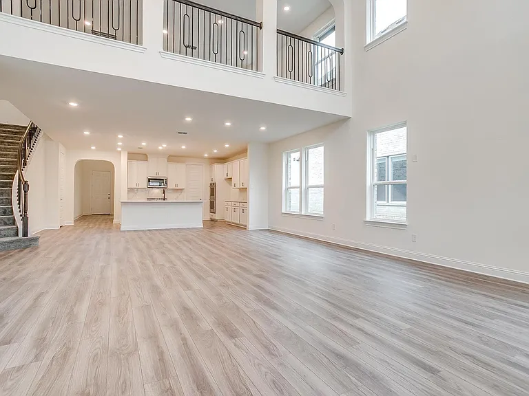 9836 Derbyshire Dr — Photo 61