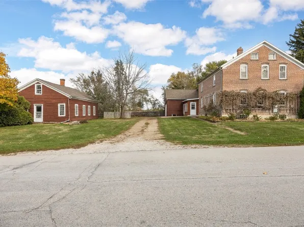 4521 F St, Amana, IA 52203