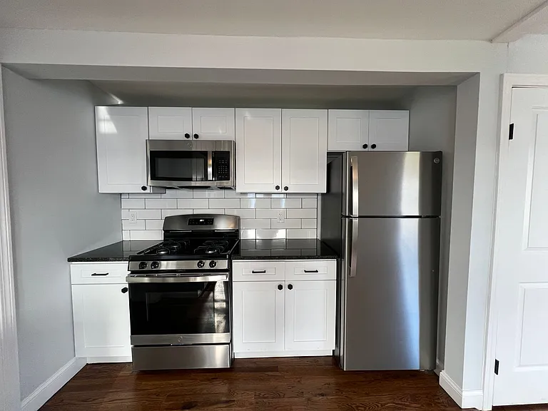253 Sheffield Ave — Photo 8