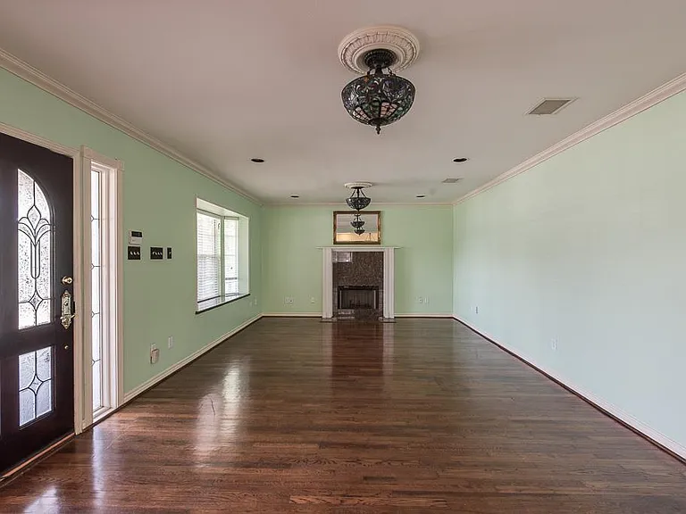 1535 W 25th St — Photo 12
