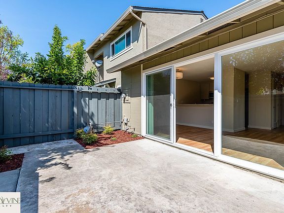 5th image of 4726 Strawberry Ln