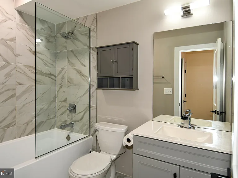 1040 Bladensburg Rd NE #B — Photo 18