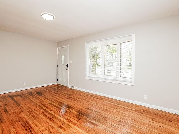 5th image of 1918 Swygart Ave