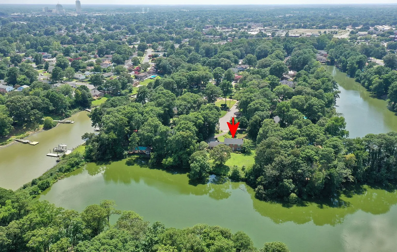Waterfront Home In Witchduck Point!! Ready 11-13-26! Spacious Bedrooms - Sunroom - Pet Friendly -... — Photo 2