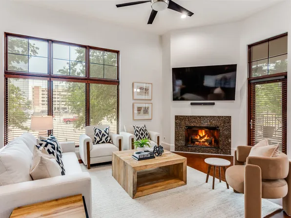 601 E 1st St APT 220, Fort Worth, TX 76102