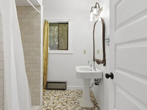 45843 River Loop Rd, Lyons, OR 97358