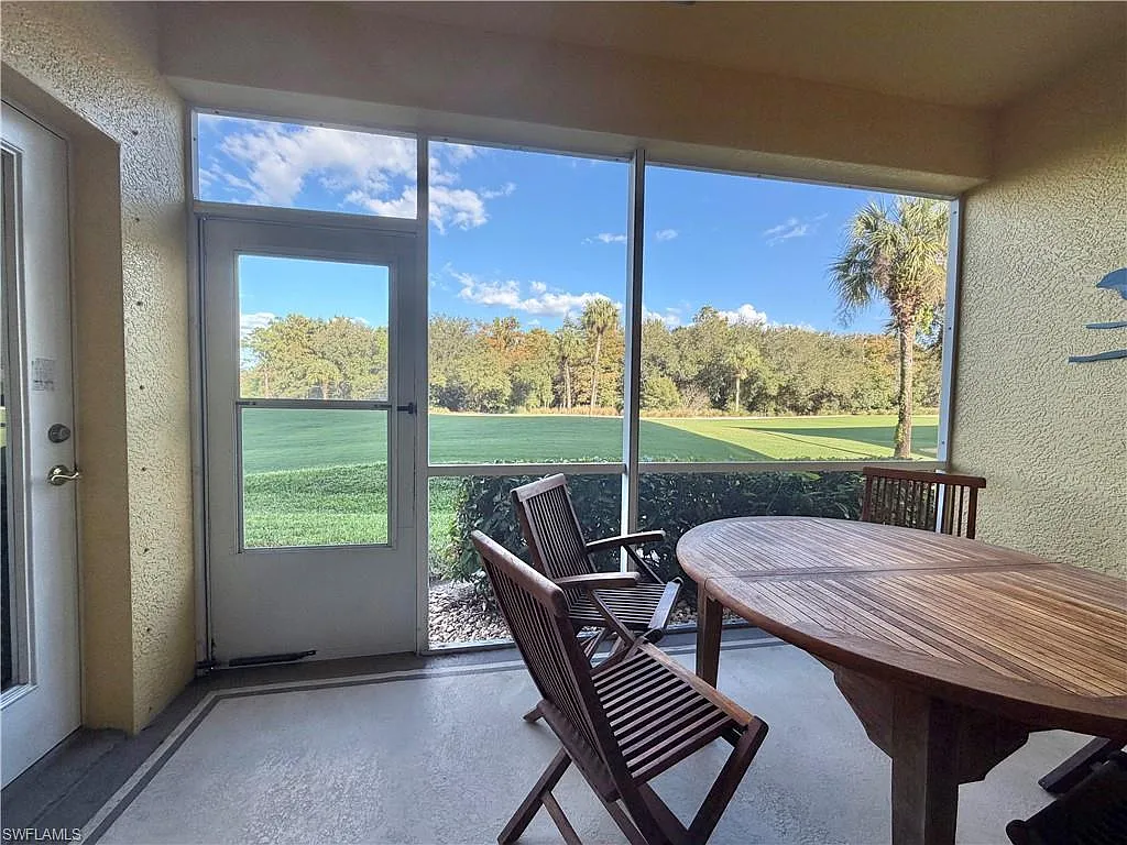 2 bed, 2.0 bath, 1242 sqft, $3,750 — Photo 2