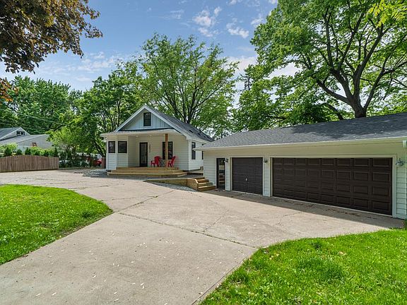 4th image of 2077 Geneva Ave N