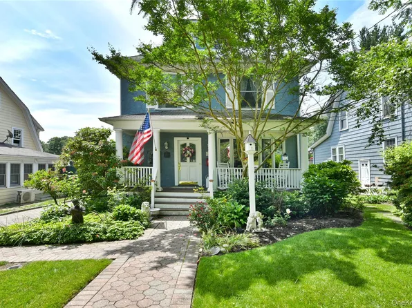 328 38th Road, Douglaston, NY 11363