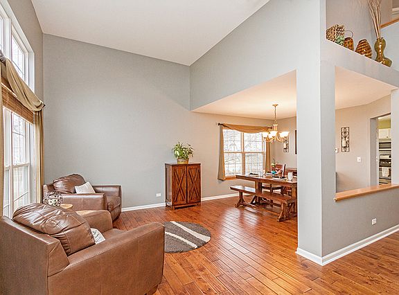 3rd image of 10305 Brighton Ln