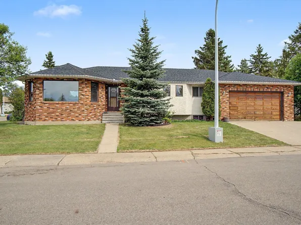 2907 49th St NW, Edmonton, AB T6L 6B7