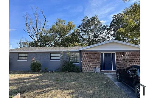 4305 Bessie Cir W Photo 1