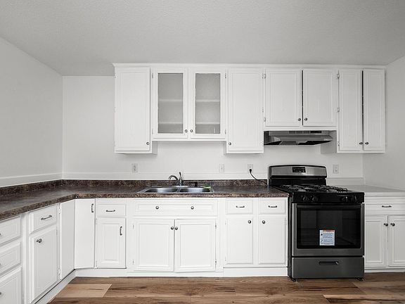 4th image of 3416 W 29th St